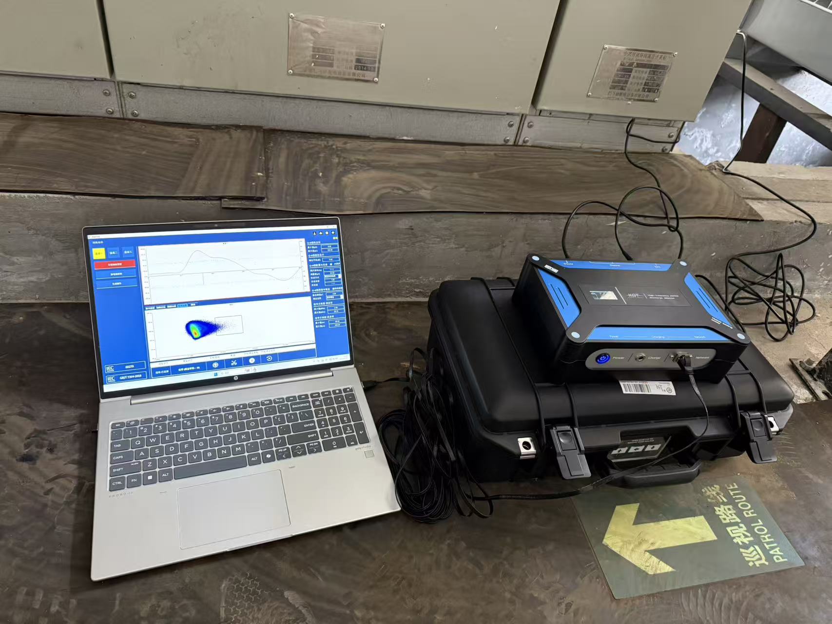 高頻電纜局放測(cè)試儀在變電站測(cè)試現(xiàn)場(chǎng)